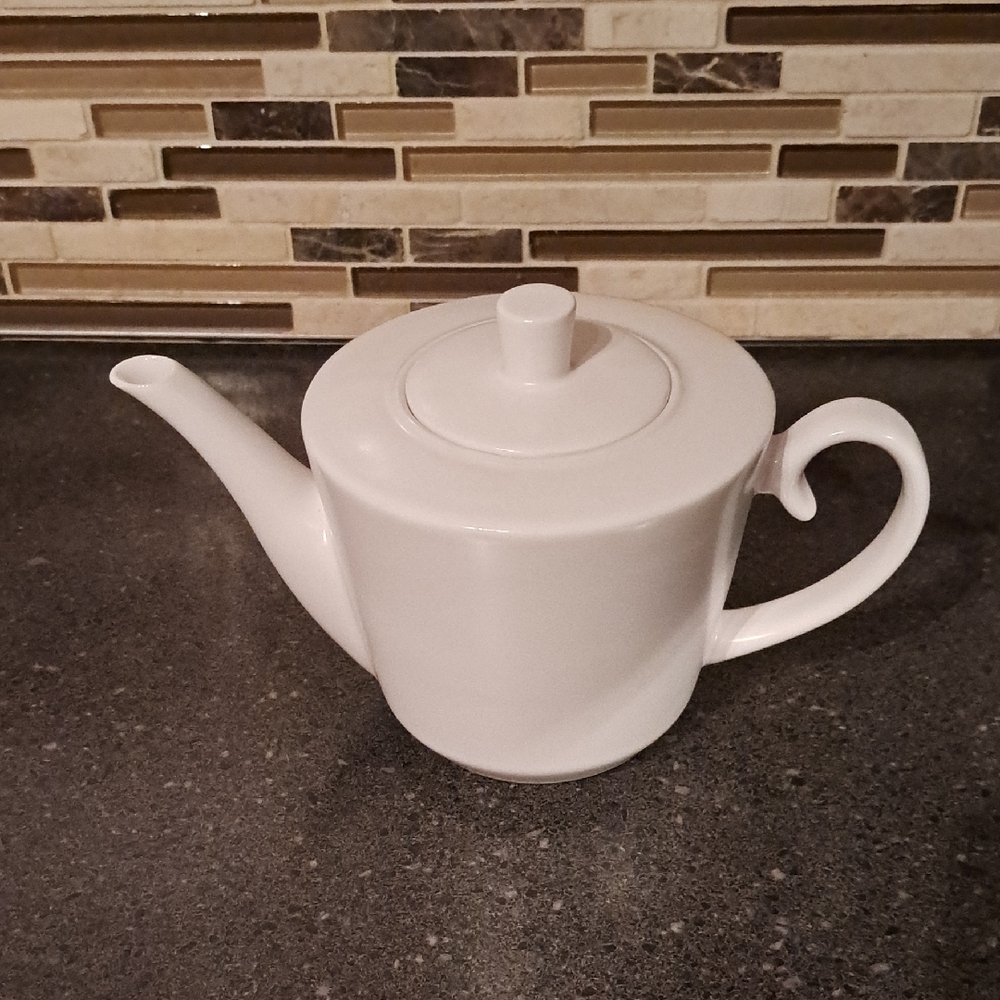 Davids Tea Elegant White Ceramic Teapot with Two Cups